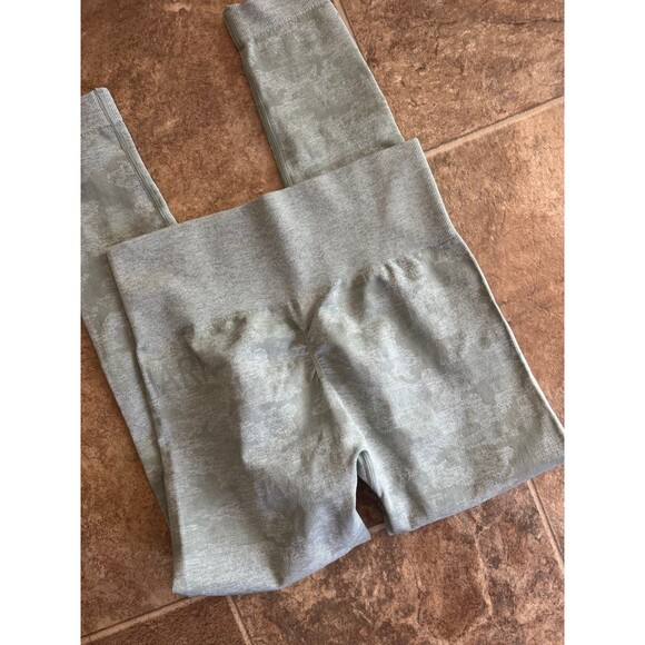 Gymshark Adapt Camo Seamless Leggings Size Small - Picture 6 of 8